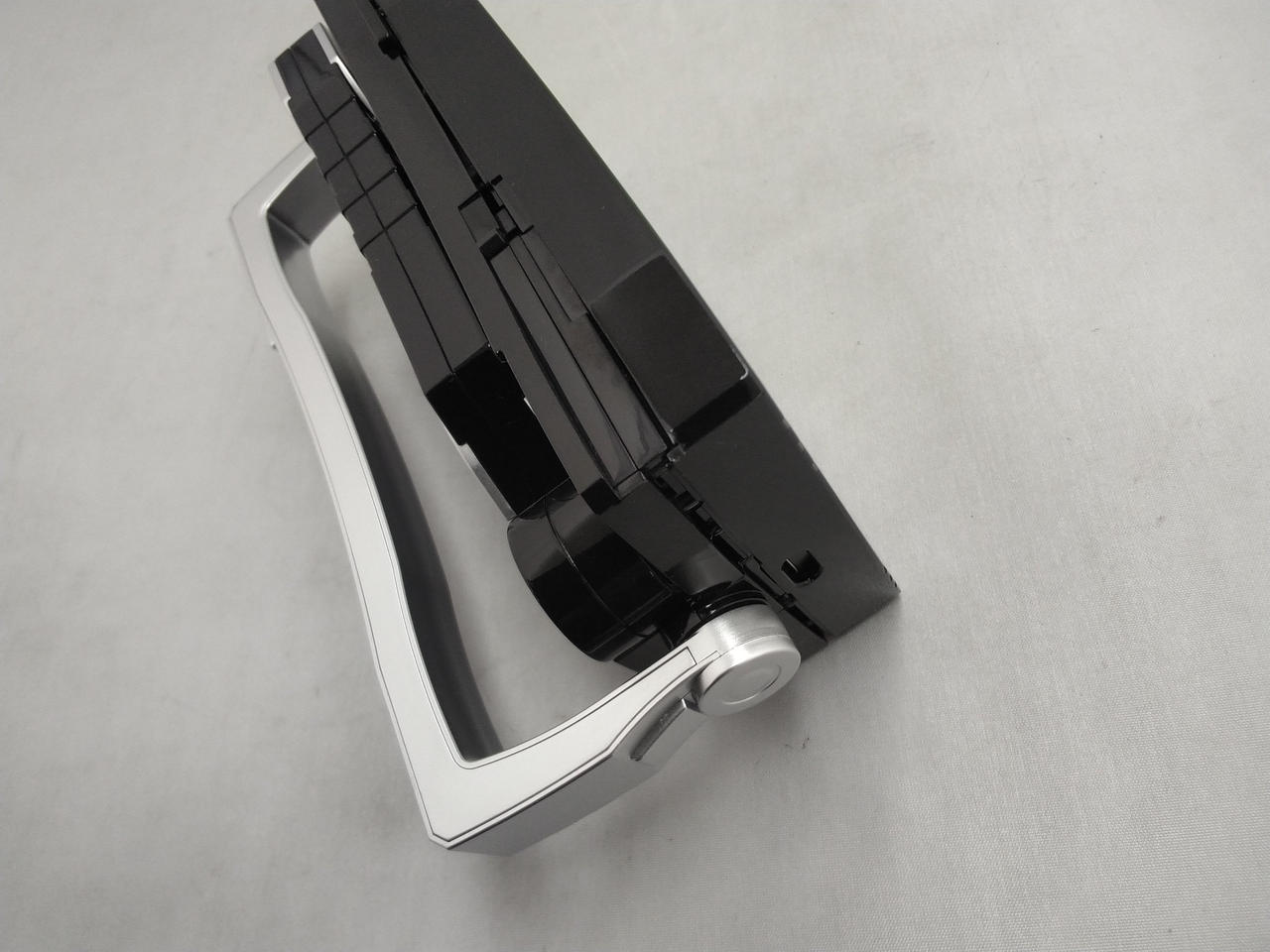 ﾍﾞﾙﾄから外すと剥がれます。