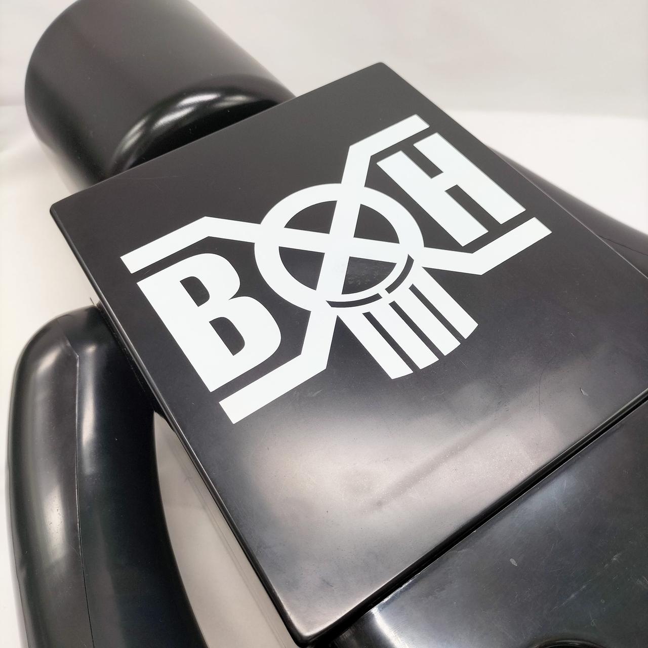 本体に傷みが見られます