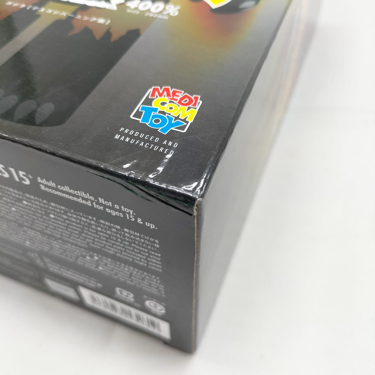 外箱に傷みが見られます