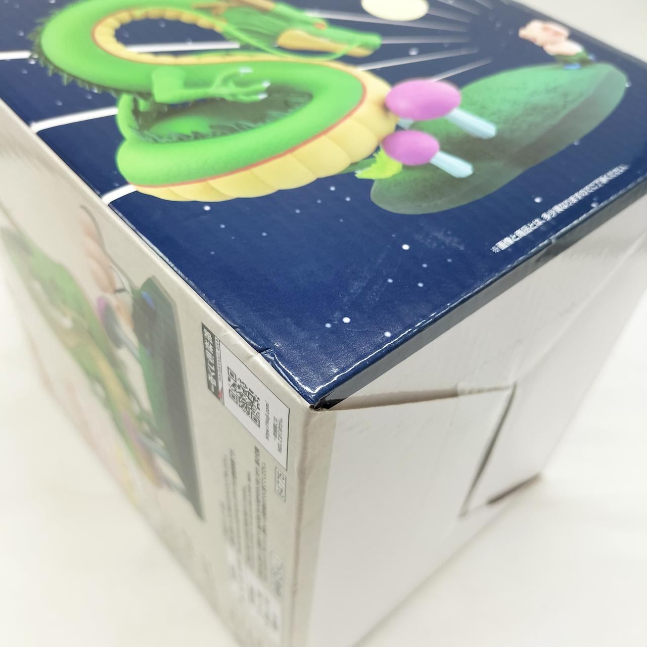 外箱に傷みが見られます