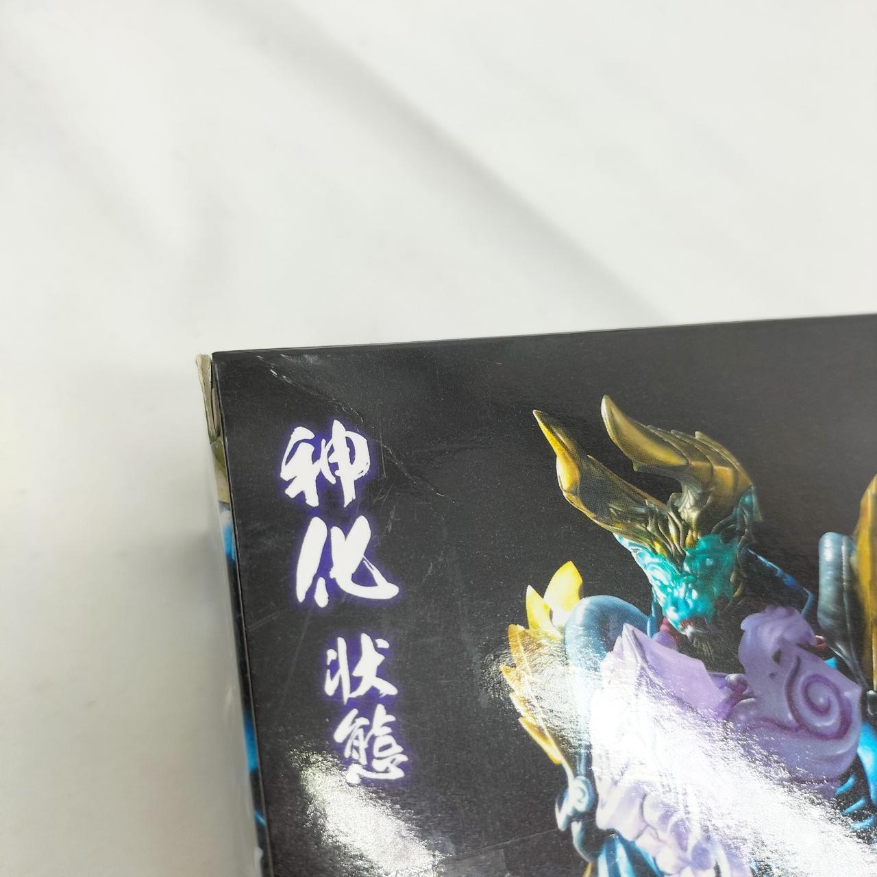 外箱に傷みが見られます