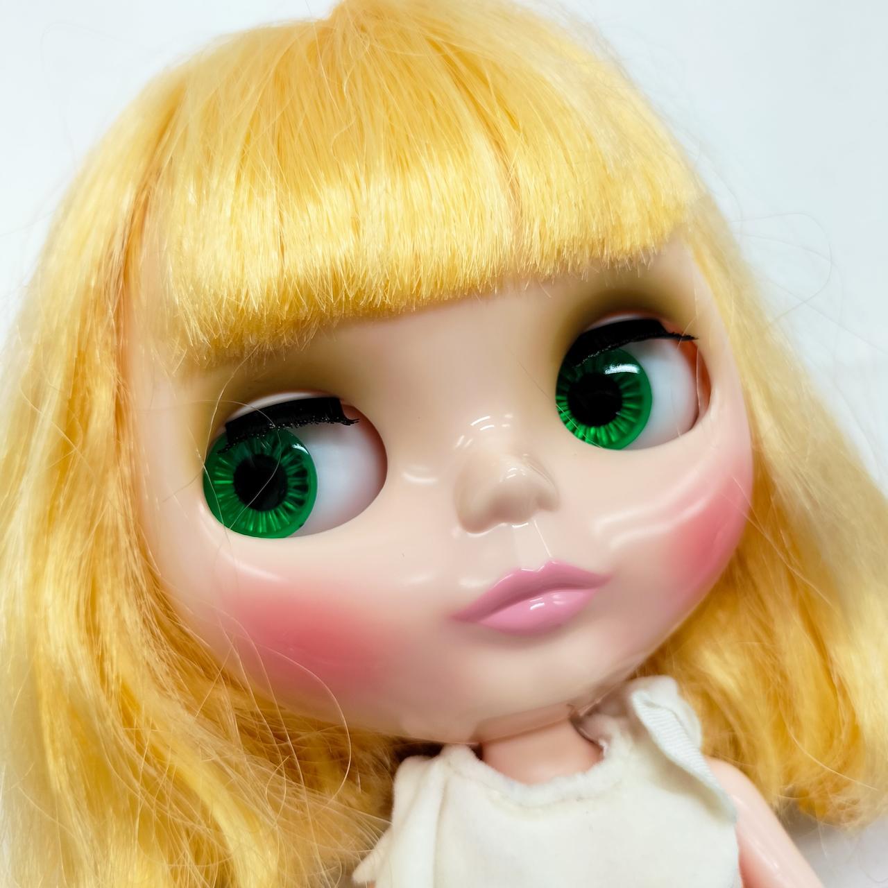 お顔は綺麗です