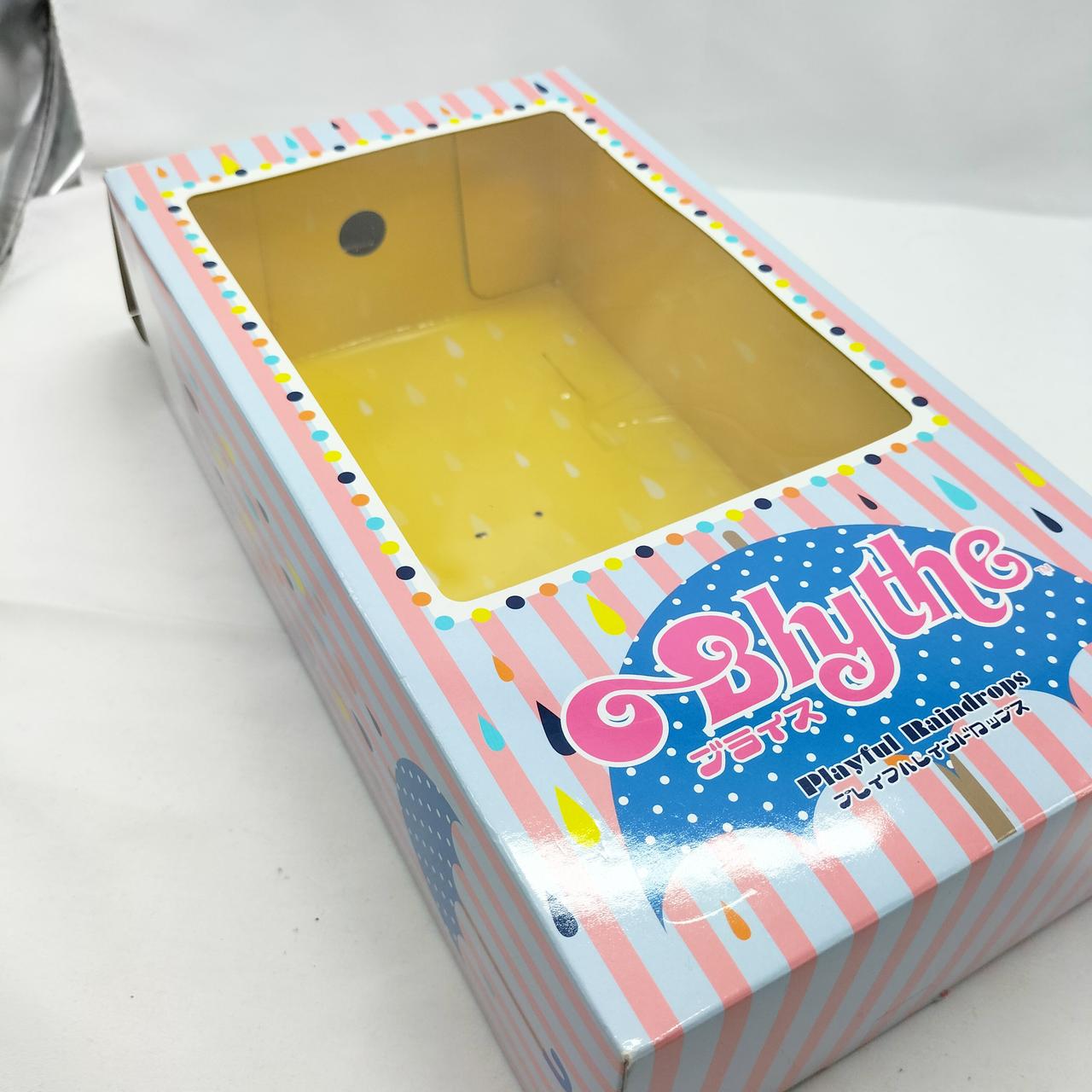 外箱に傷みが見られます