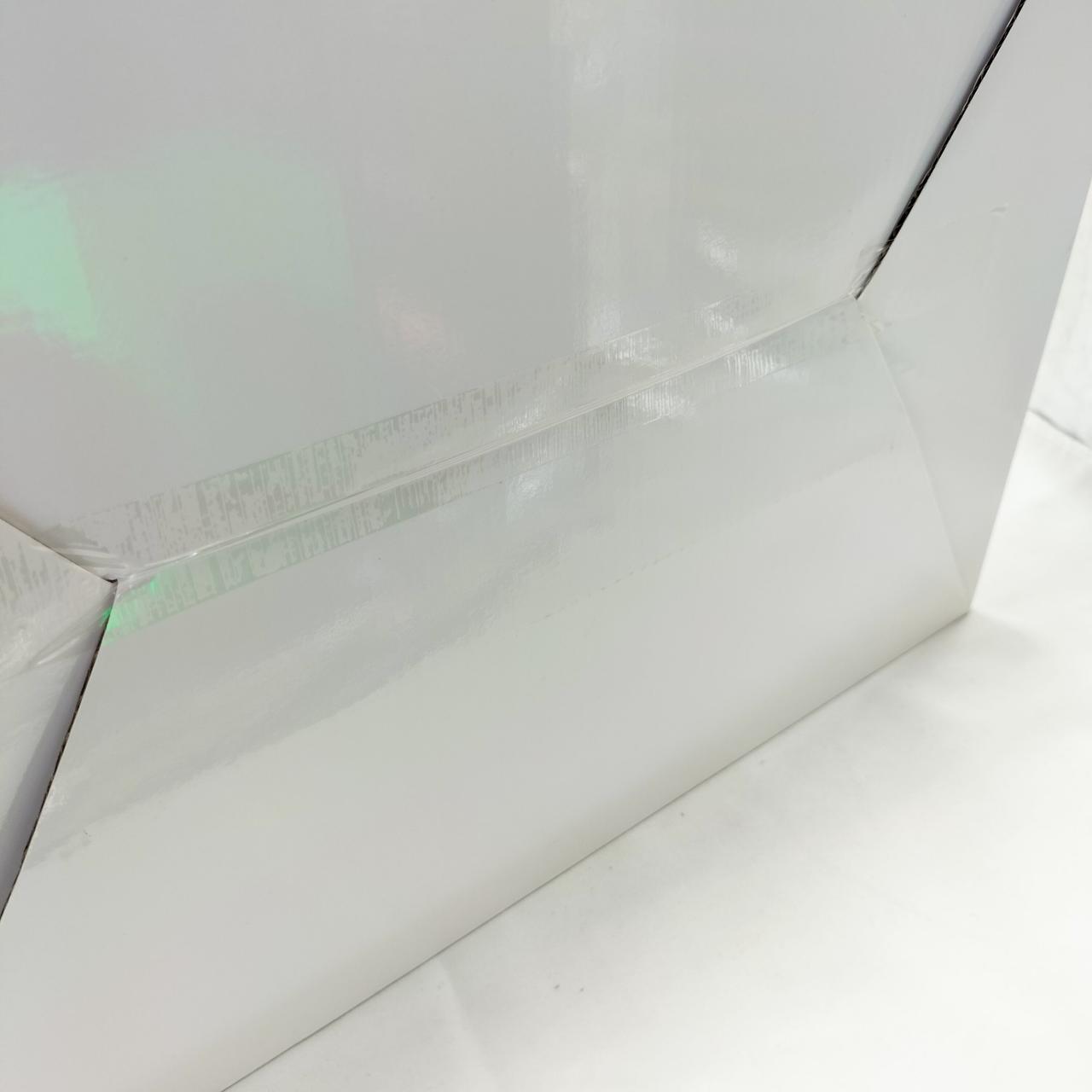 外箱に傷みが見られます