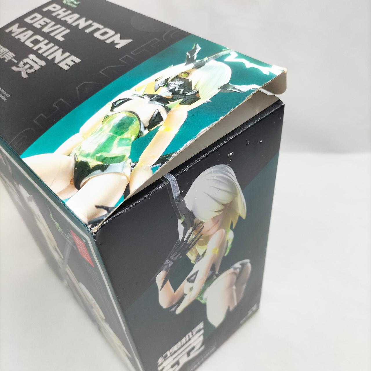 外箱に傷みが見られます