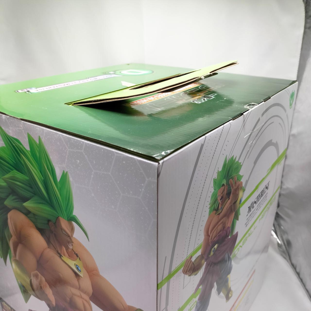 外箱に傷みが見られます