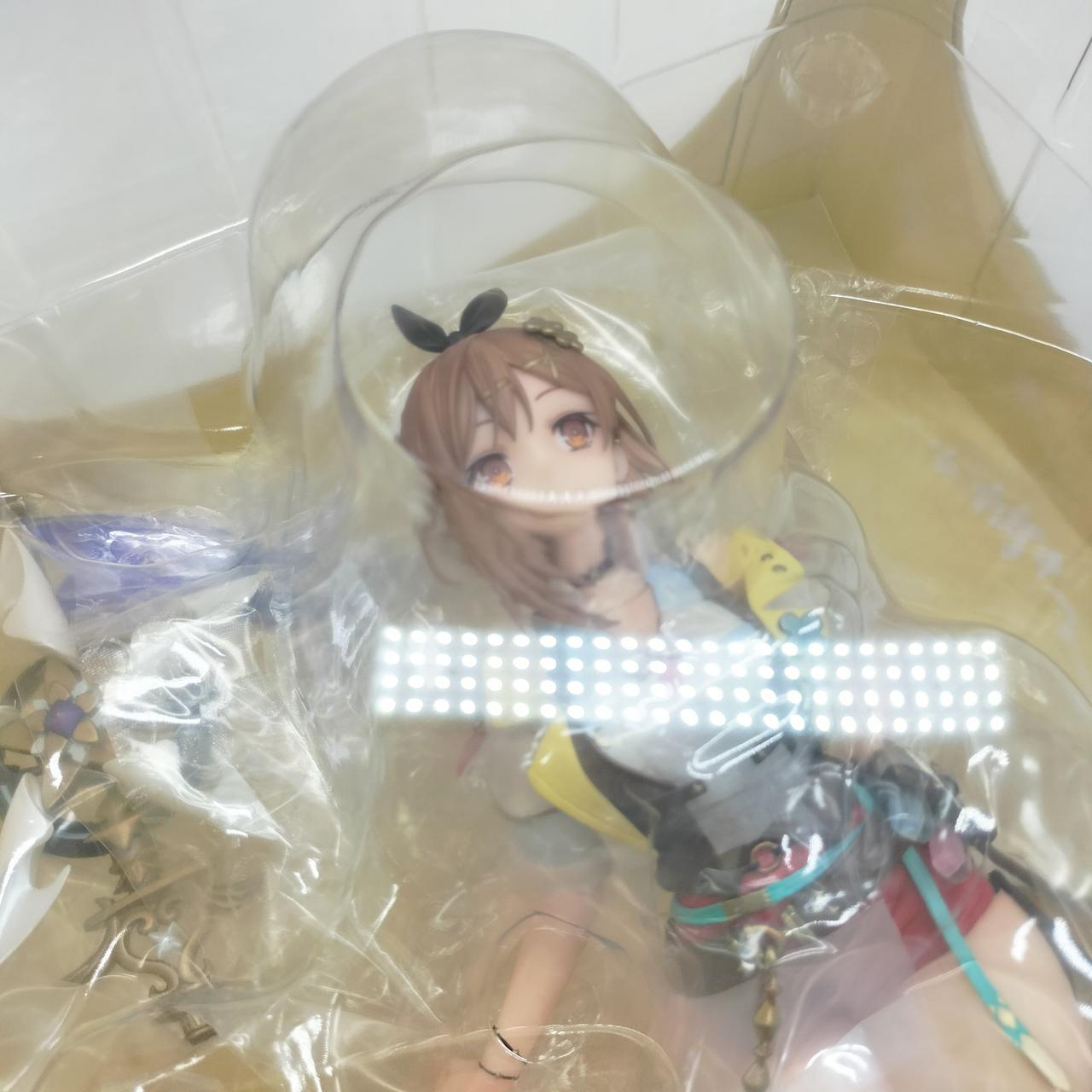 外箱に傷みが見られます