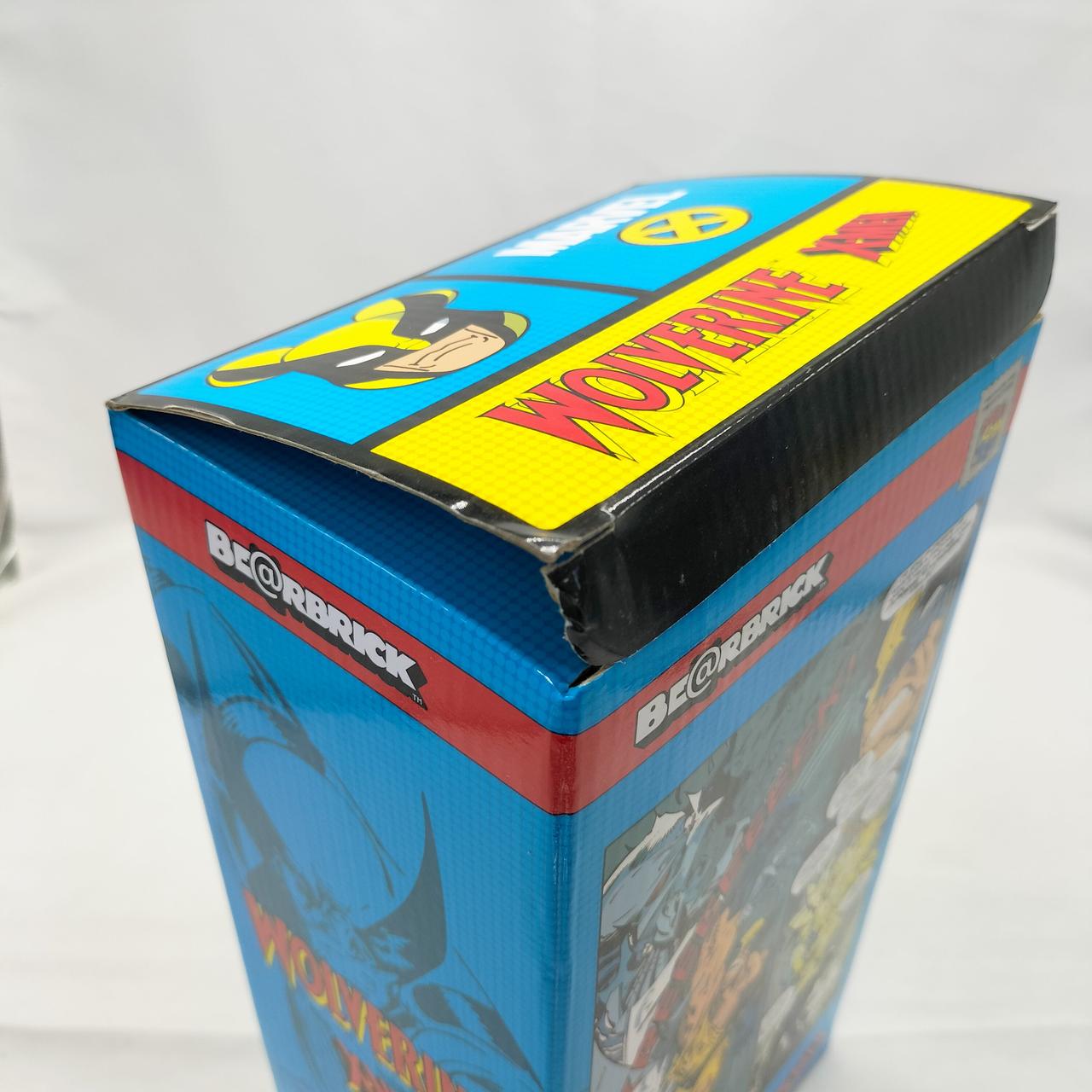 外箱に傷みが見られます