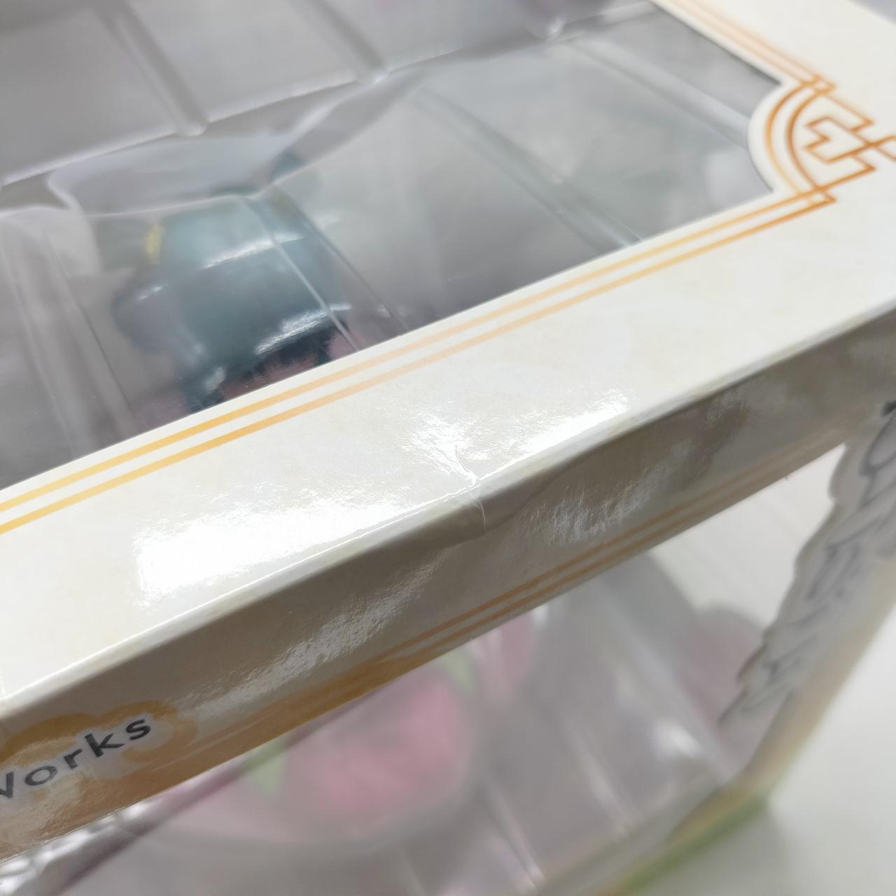 外箱に傷みが見られます