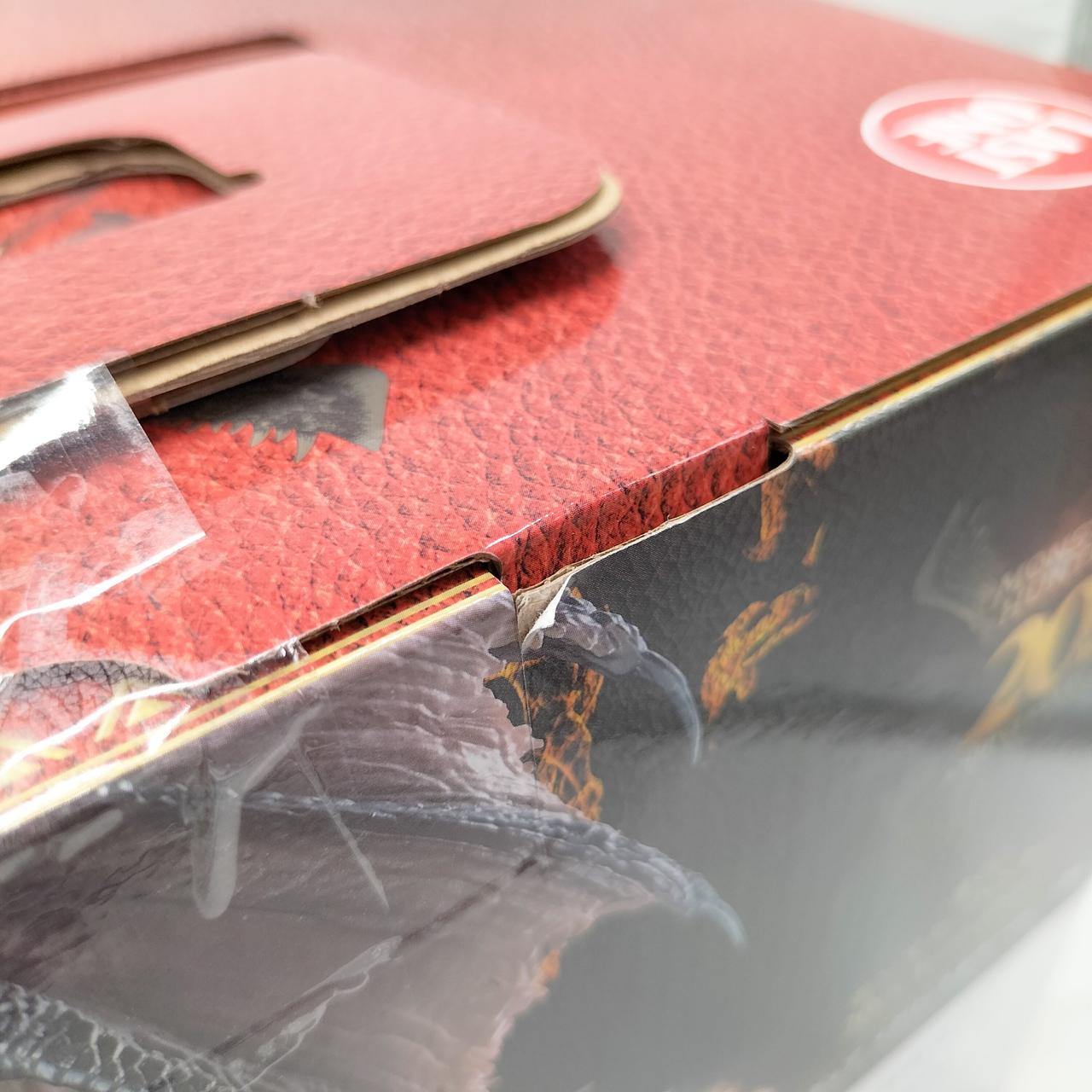 外箱に傷みが見られます