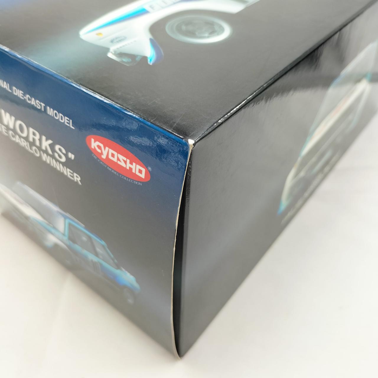 外箱に傷みが見られます