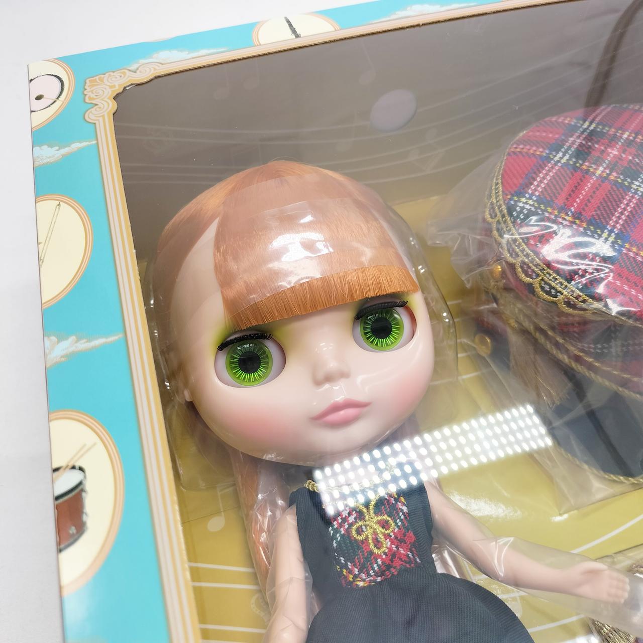 外箱に傷みが見られます