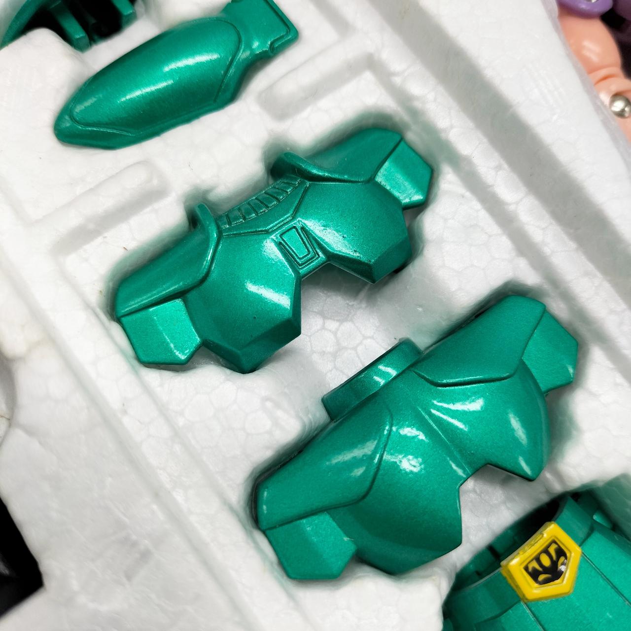 金属パーツは綺麗です