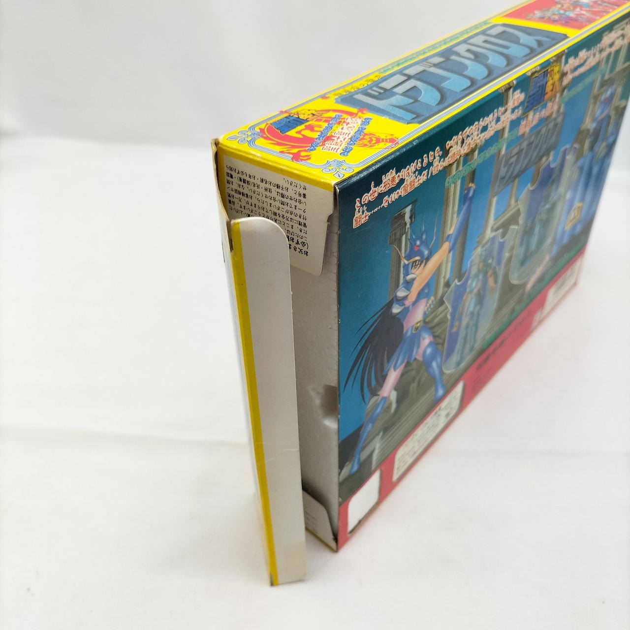 外箱に傷みが見られます