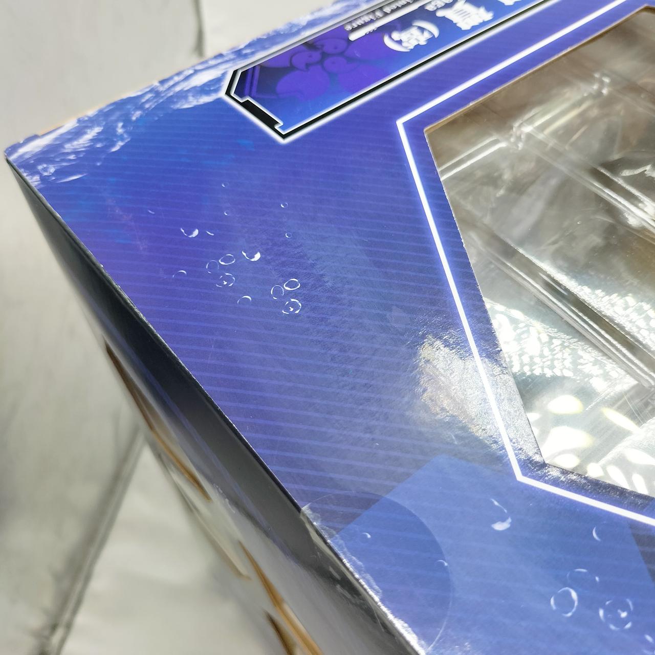 外箱に傷みが見られます