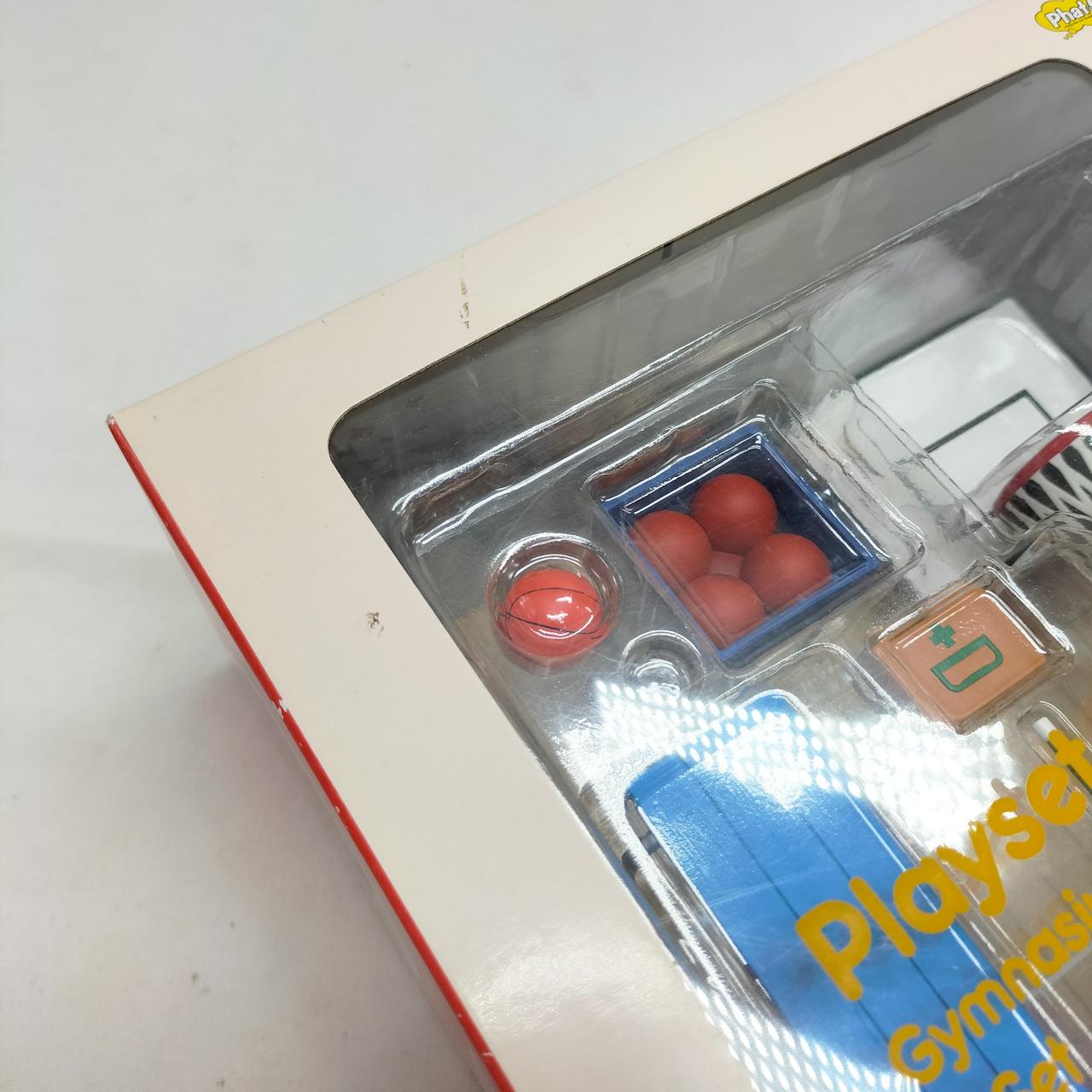 外箱に傷みが見られます