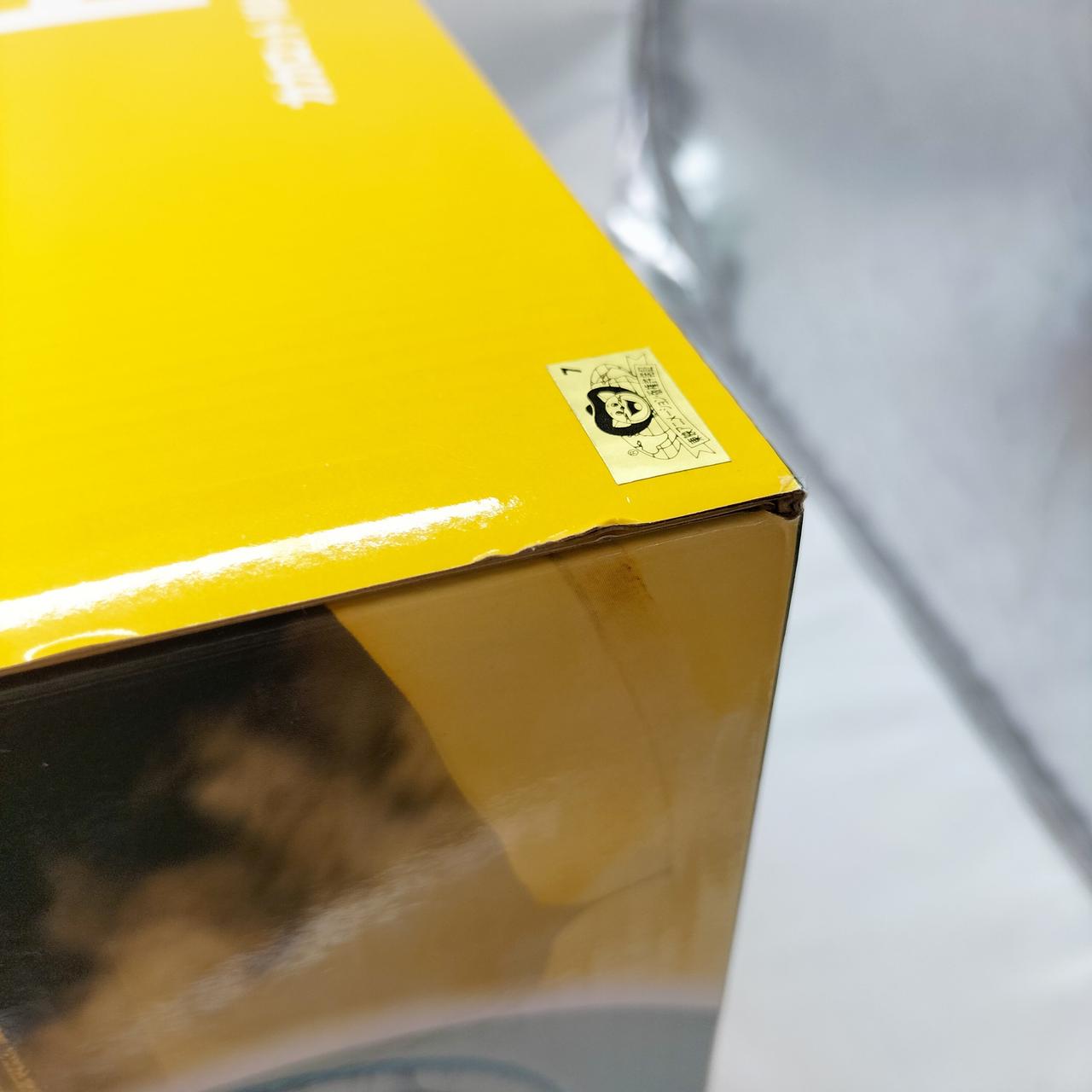 外箱に傷みが見られます