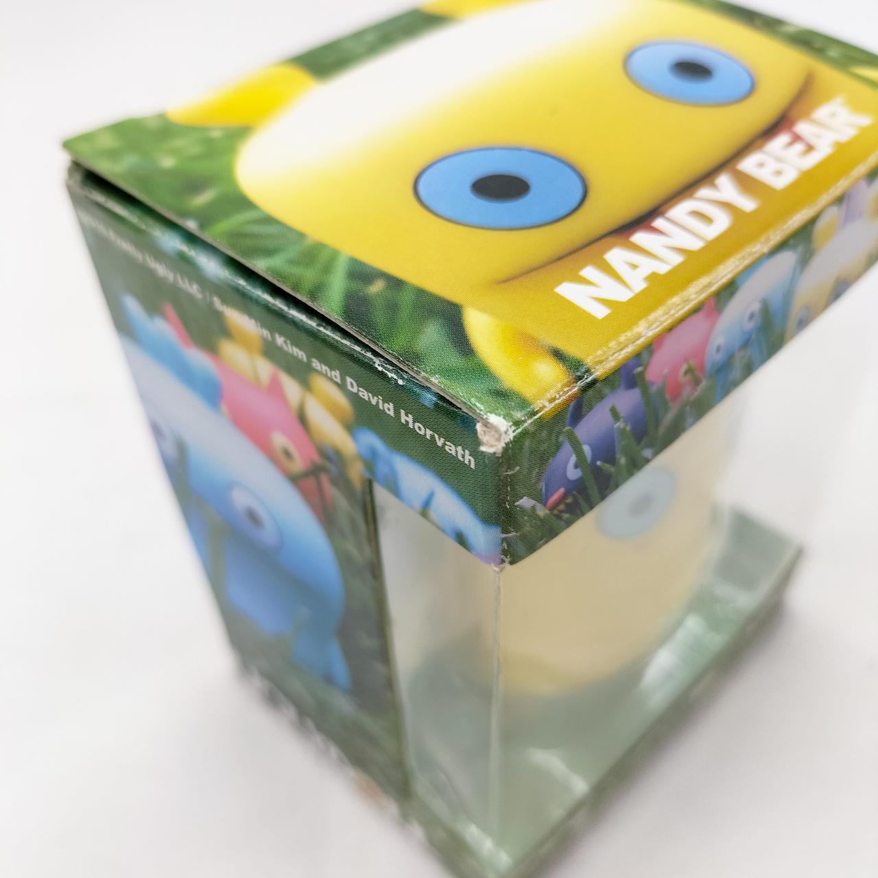 外箱に傷みが見られます