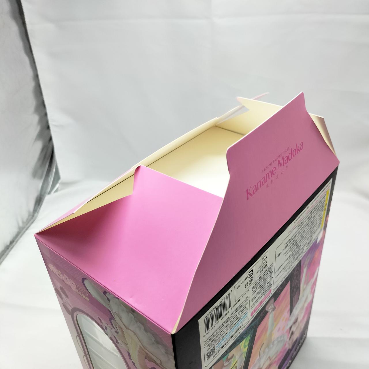 外箱に傷みが見られます