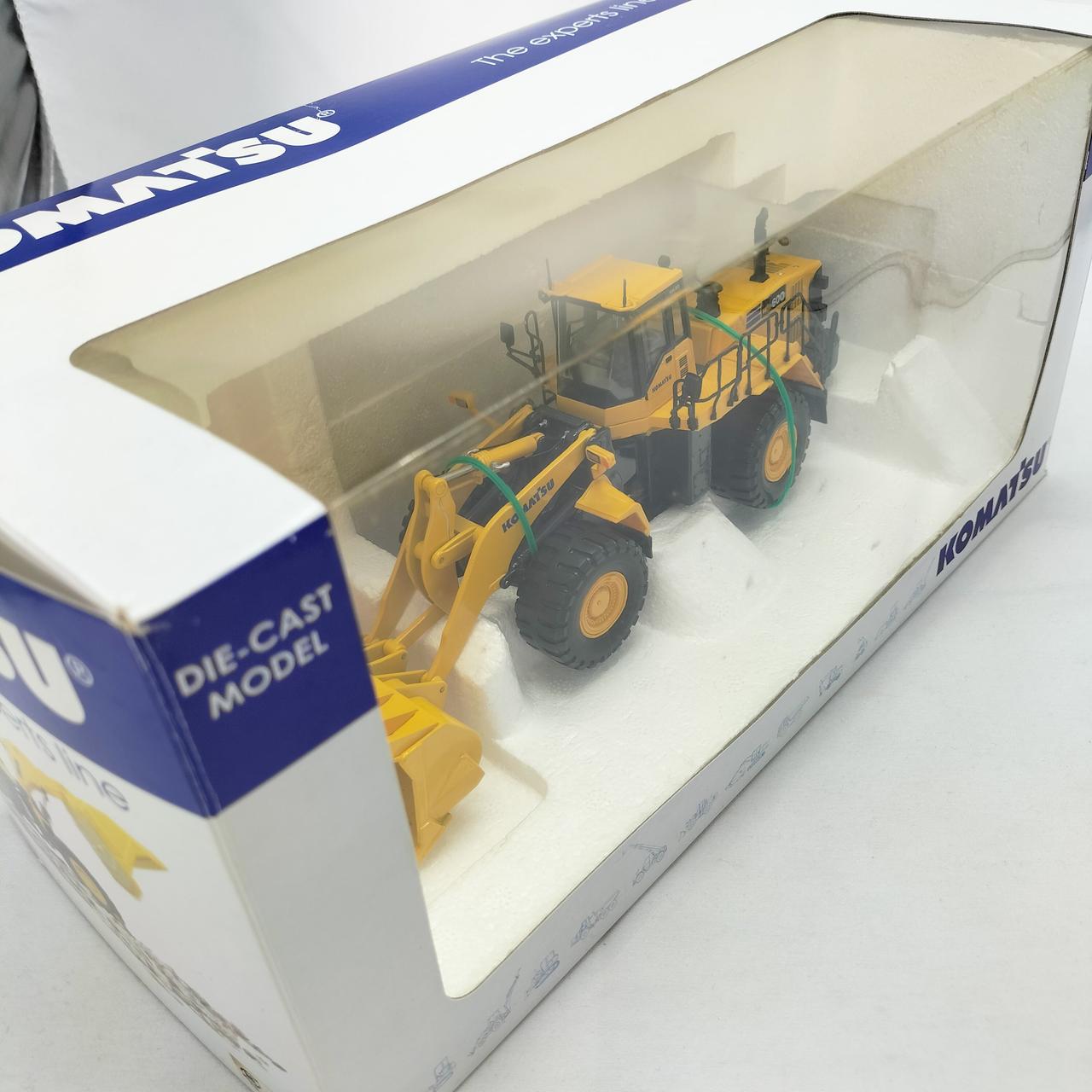 外箱に傷みが見られます