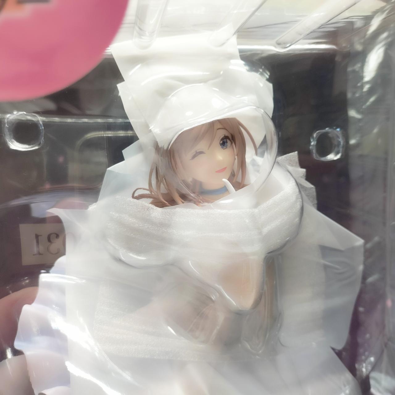 外箱に傷みが見られます