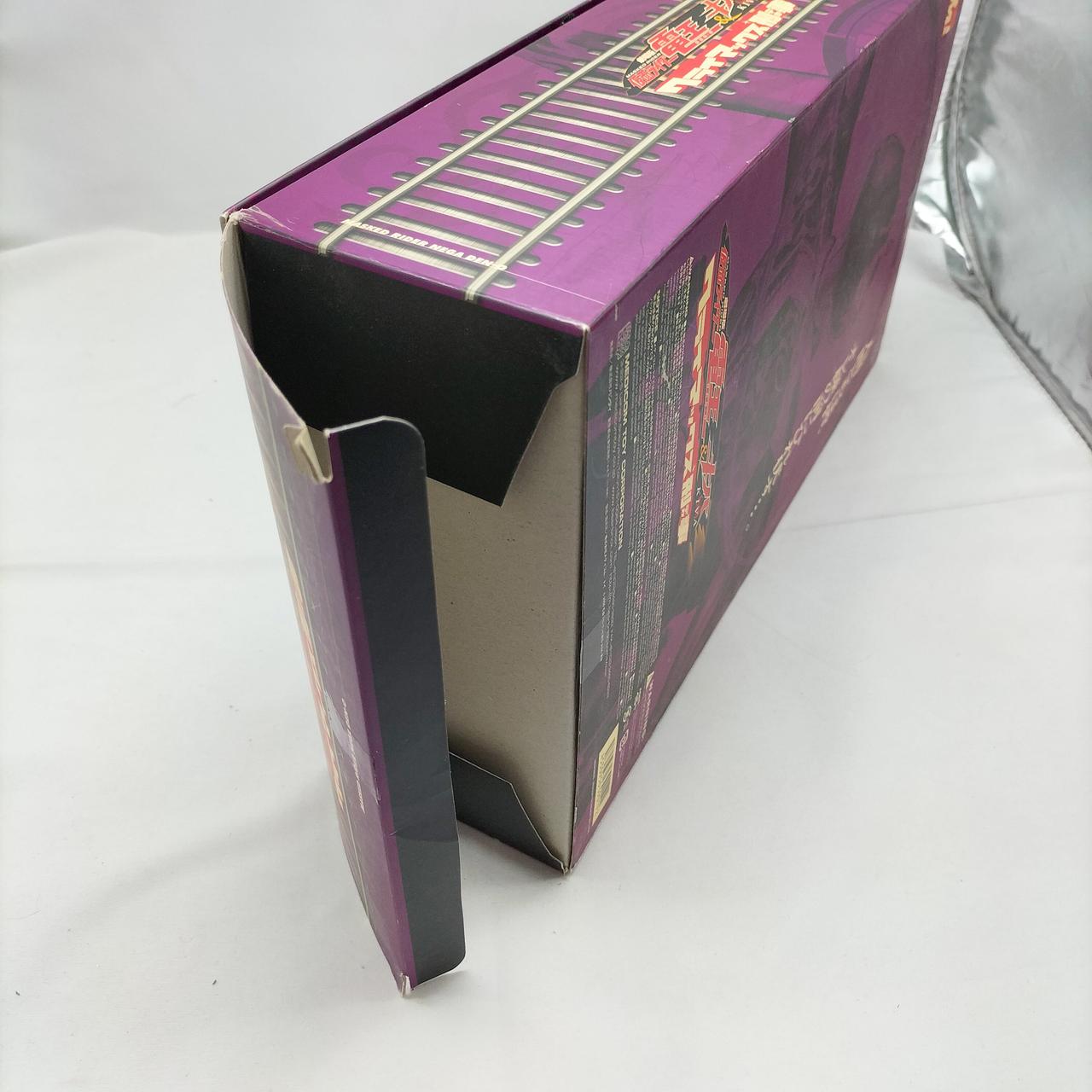 外箱に傷みが見られます