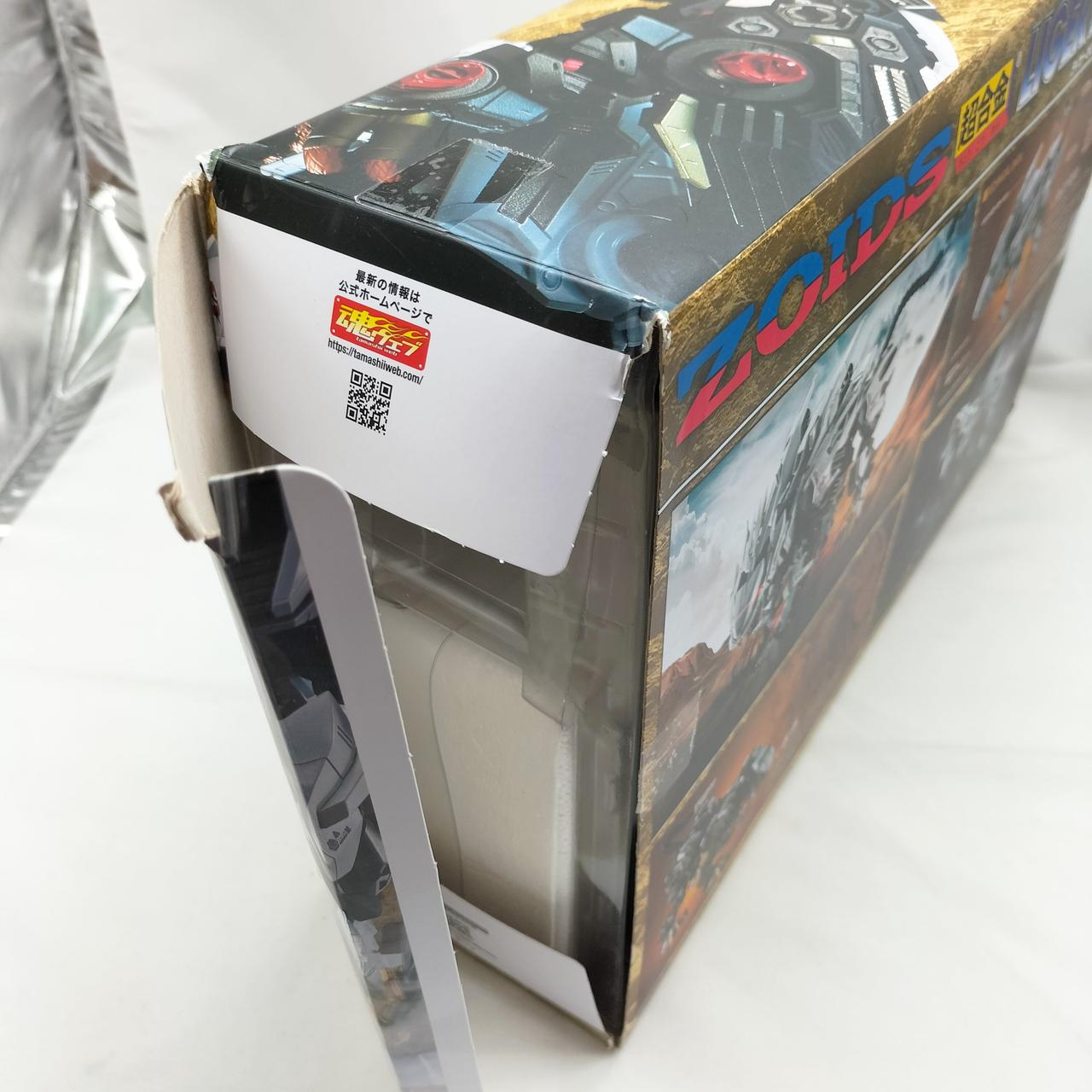 外箱に傷みが見られます