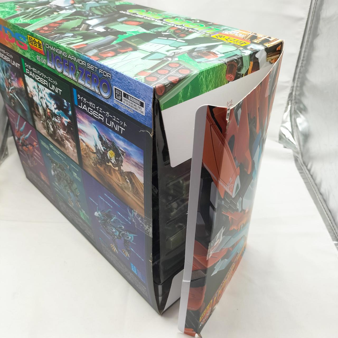 外箱に傷みが見られます