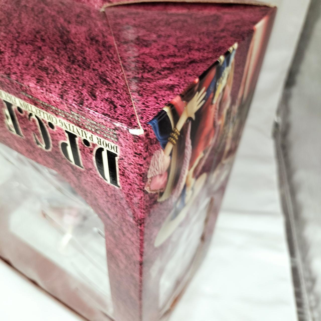 外箱に傷みが見られます