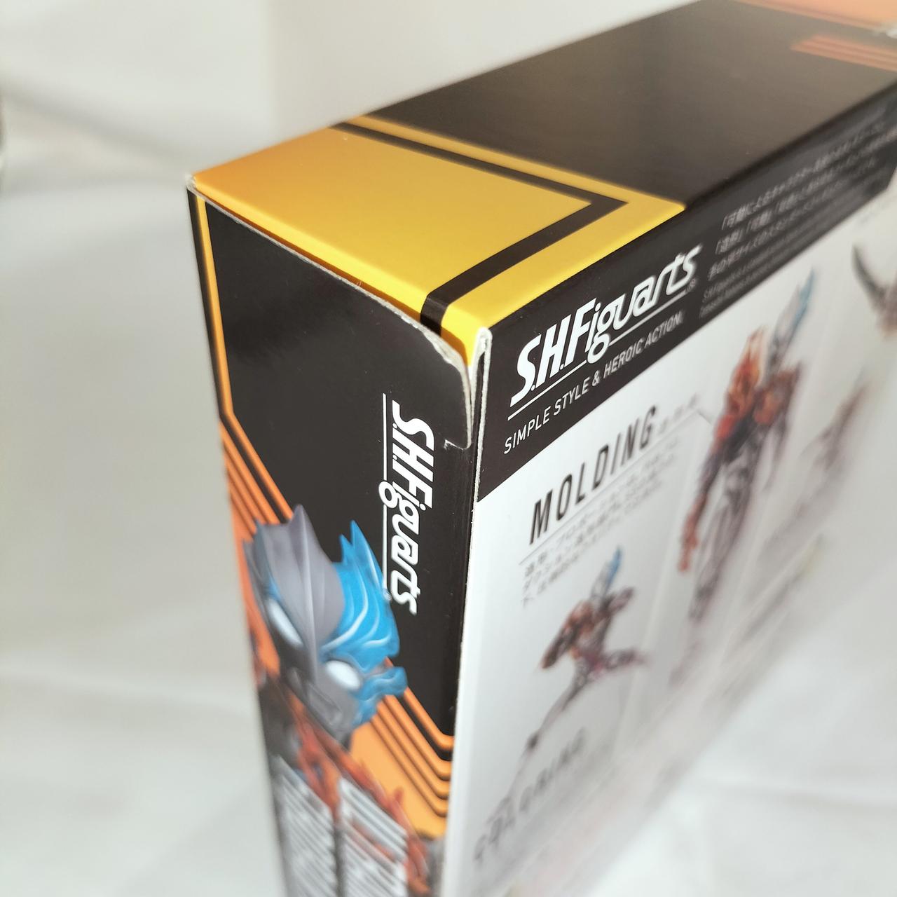 内箱に傷みが見られます