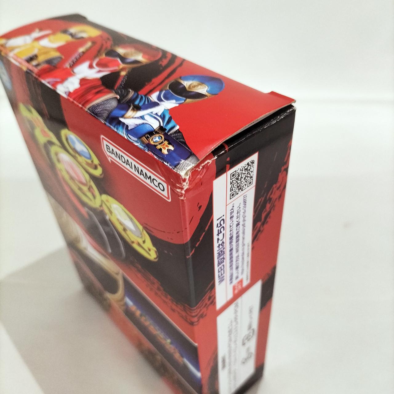 外箱に傷みが見られます