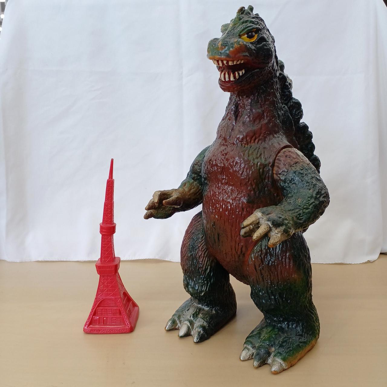 ゴジラ内に何か入っていてカラカラなります
