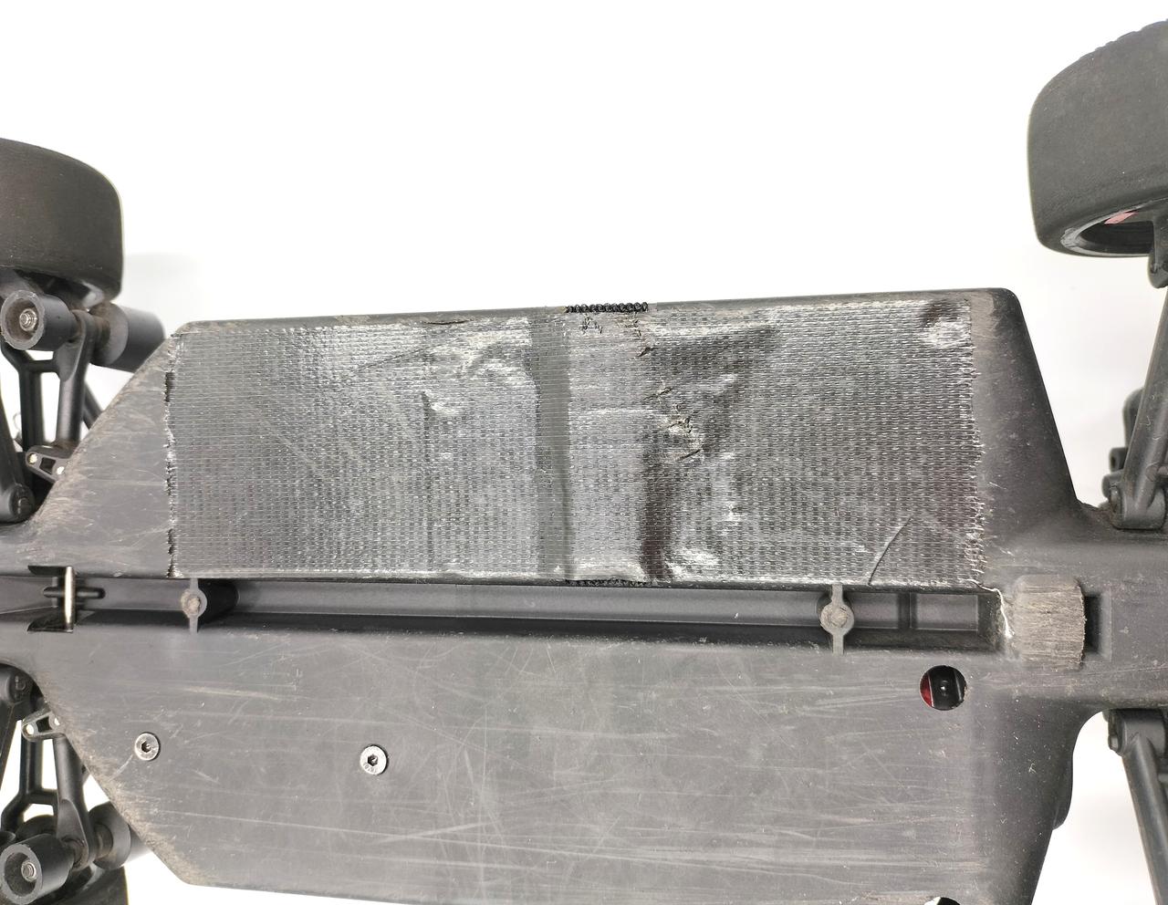 テープ補修痕あります。