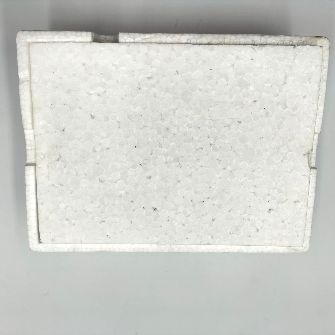 箱に劣化があります。