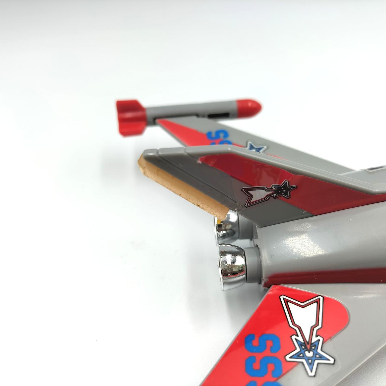 シールが剥がれかけてます。