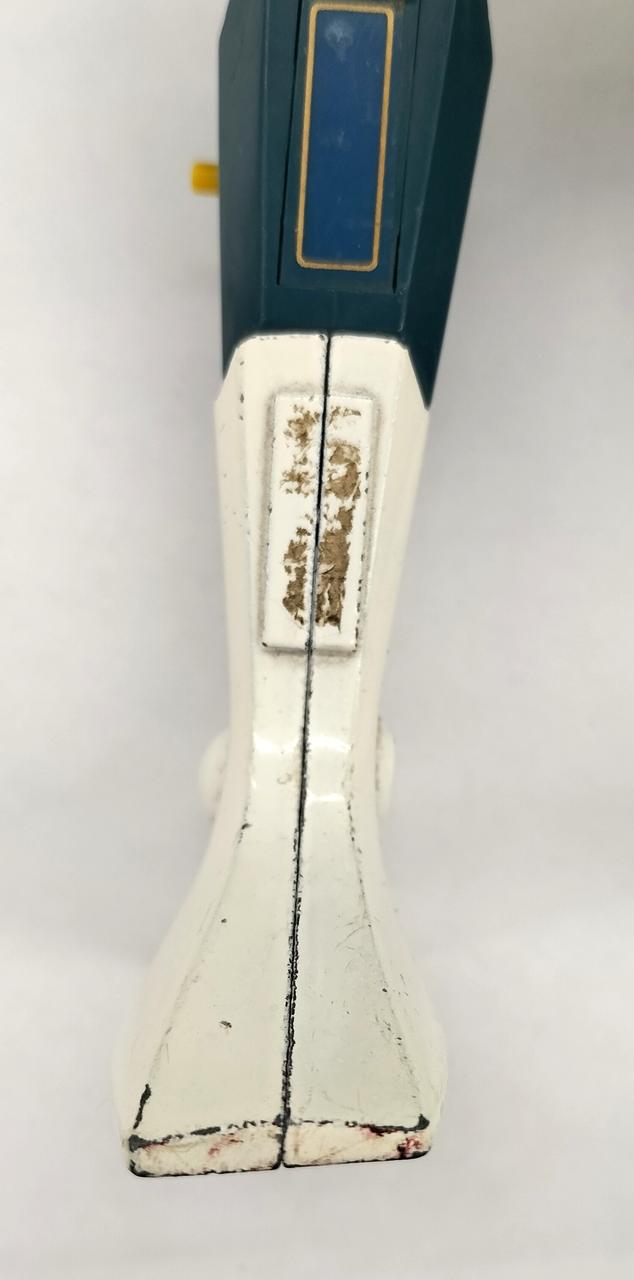 シール無いです。キズ汚れあります。