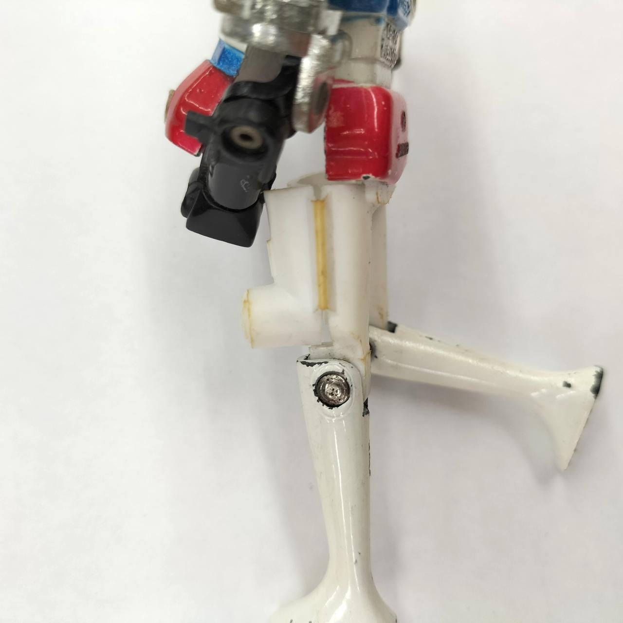 変色、傷汚れあります。