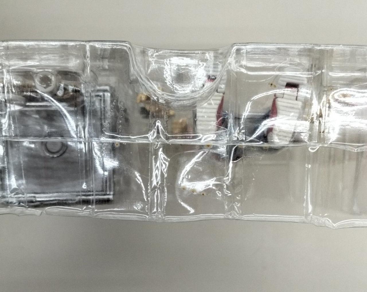 テープ汚れあり、