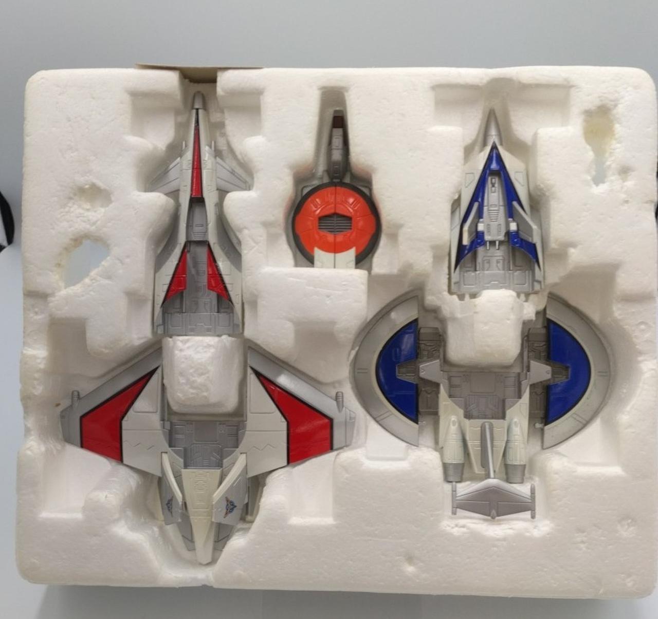 ケース穴あきあり。