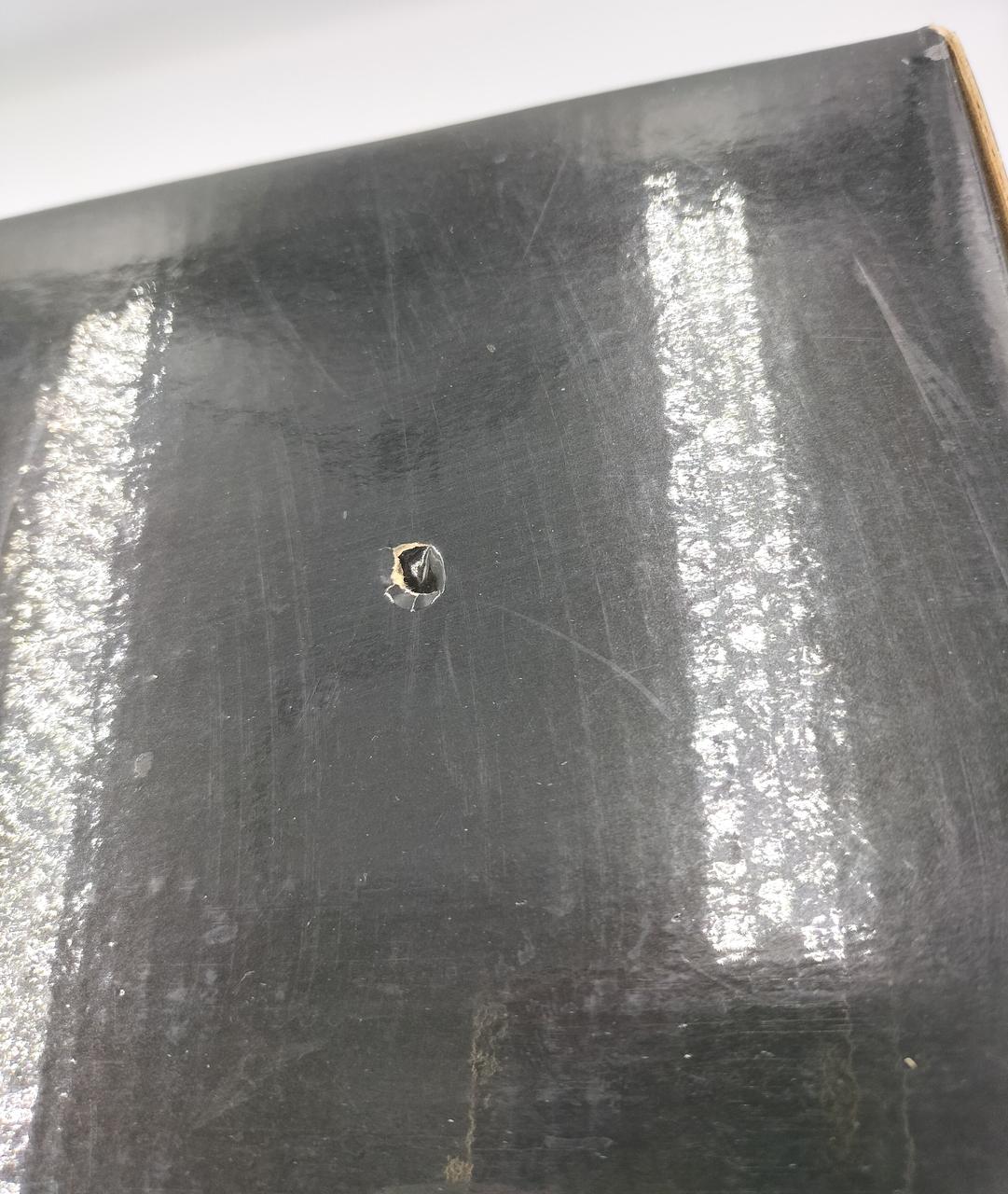 箱にダメージあります