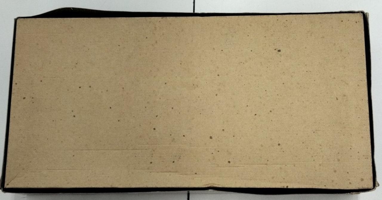 シミあり。