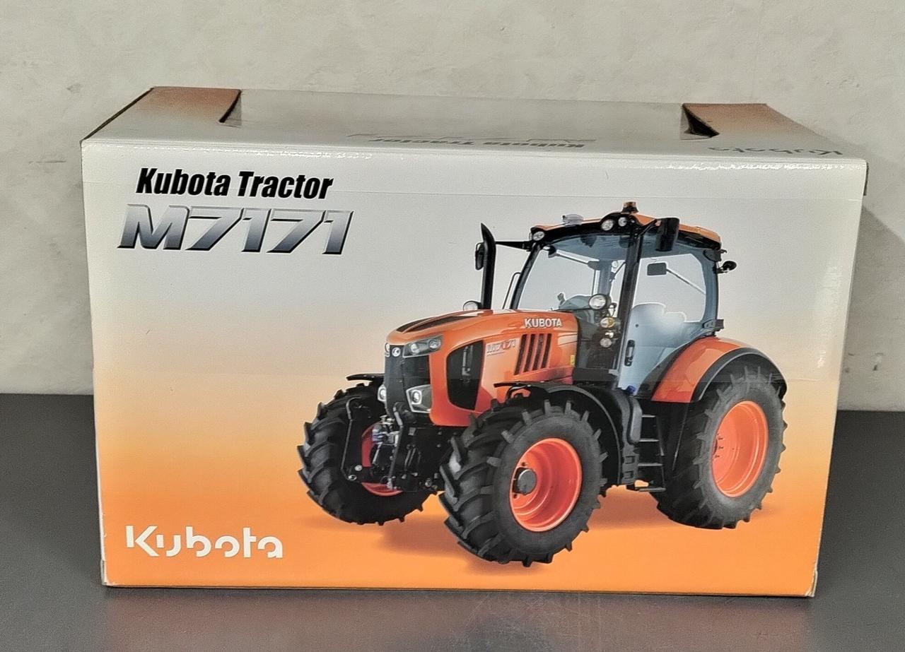 限定生産品 Kubota クボタ M7171 1/32 トラクター 欧州仕様 さやぴ様