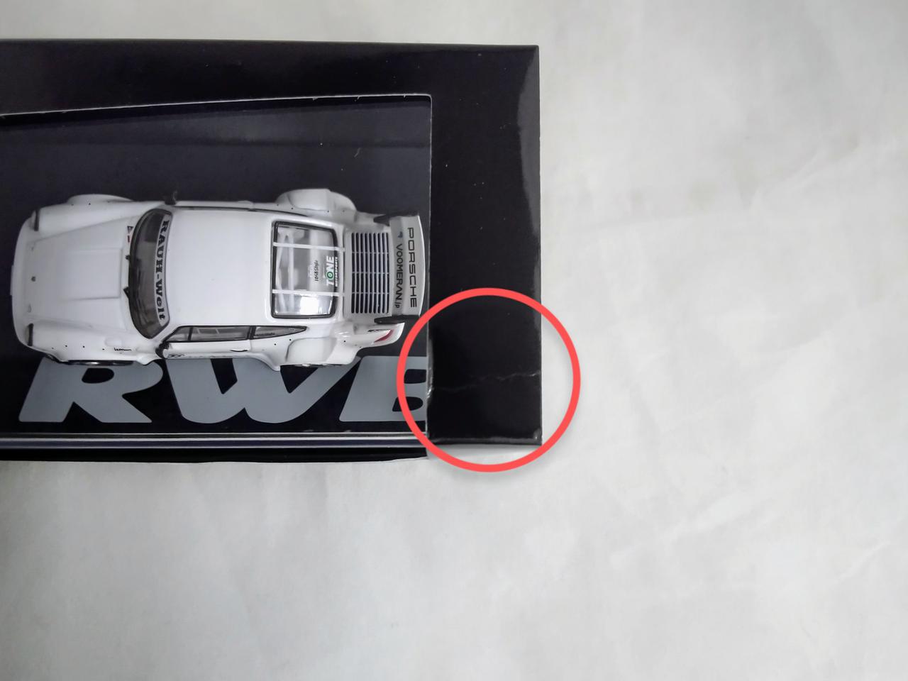 ○印箇所に折れあります。