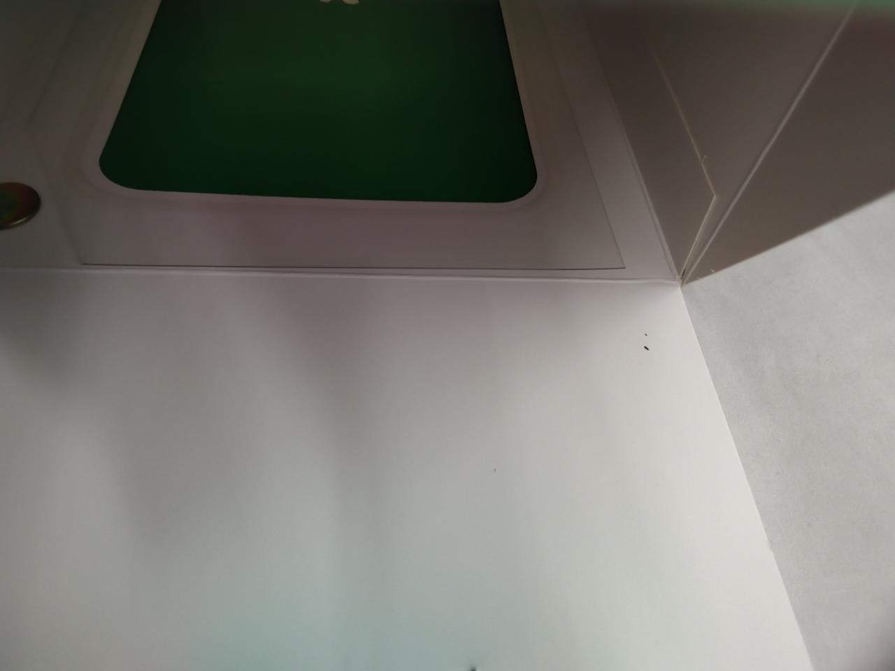 箱内部にヨゴレあります。