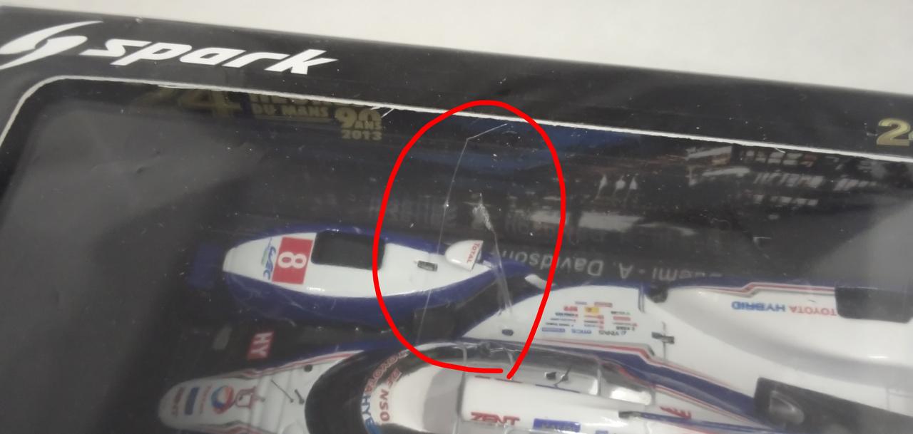 ◯印部分の袋にキズあり