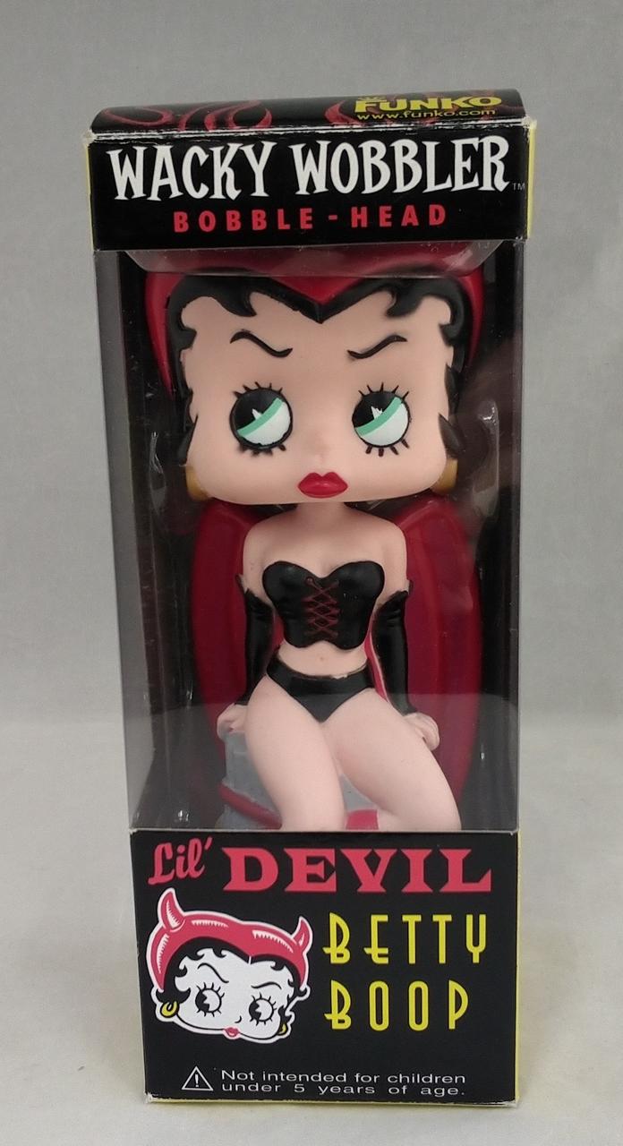 箱にイタミあります