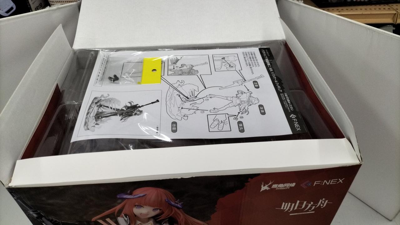 蓋左側、台紙角にダメージ有り