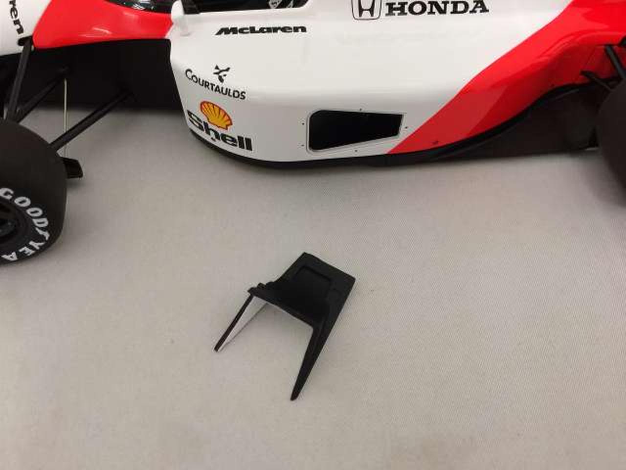 ダクトのパーツがはずれています。