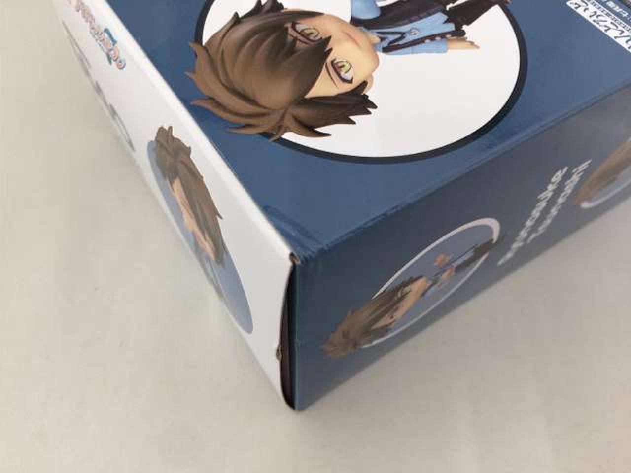 箱にダメージがあります。