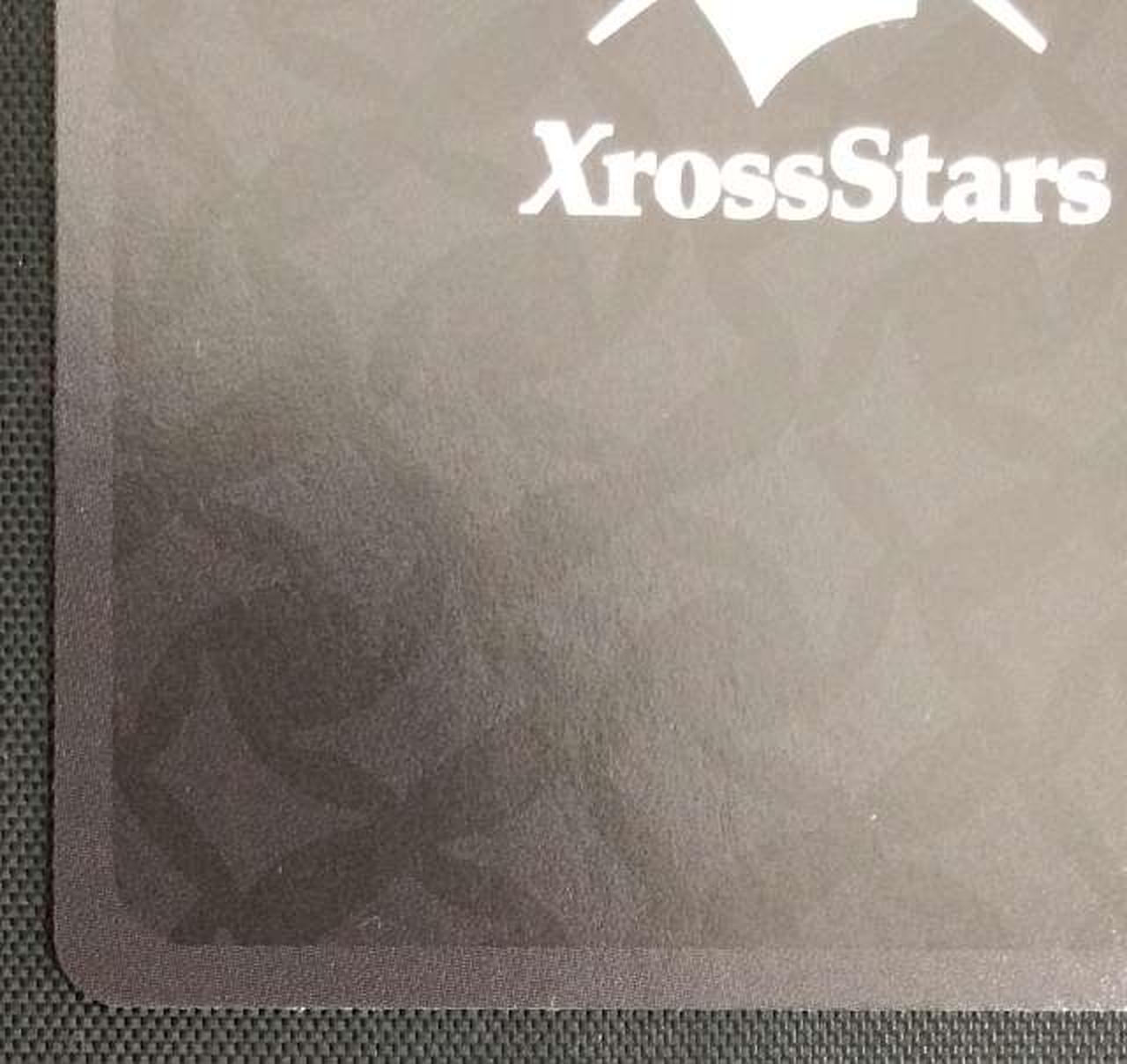 フチの裁断が荒く白欠けになっています